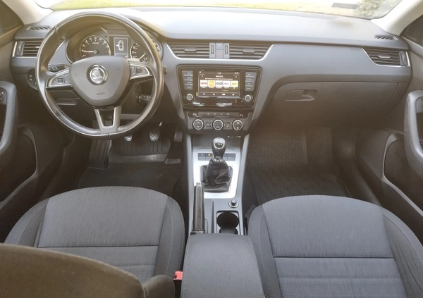 Skoda Octavia cena 34900 przebieg: 268000, rok produkcji 2015 z Skierniewice małe 529